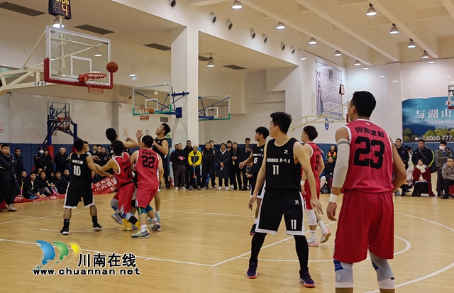 “跨年”决战酒城之巅！泸州市第十五届篮球联赛季后赛诞生“新王”(图8)