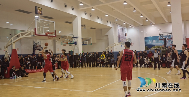 “跨年”决战酒城之巅！泸州市第十五届篮球联赛季后赛诞生“新王”(图13)