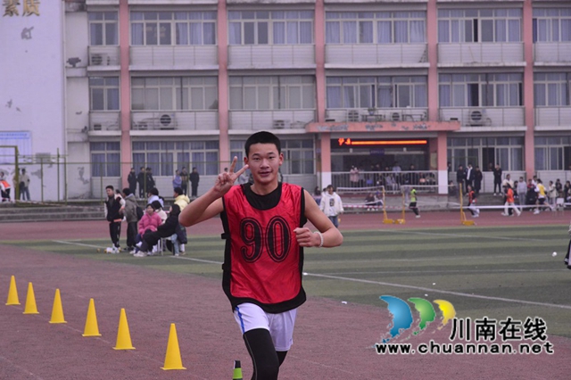 青春正当时，逐梦再出发|泸县建校校园迷你马拉松来啦！(图5)