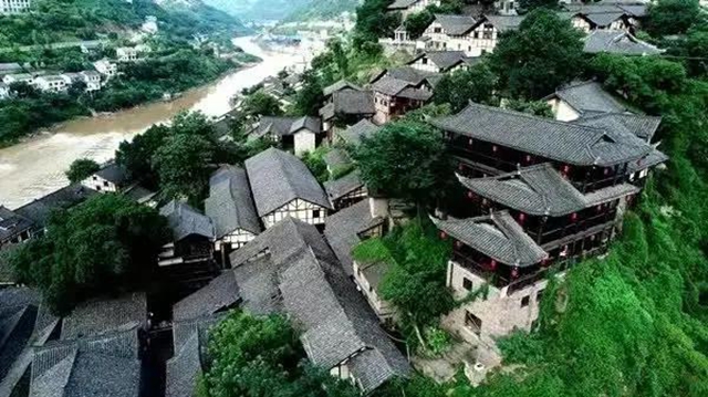 泸州文化旅游宣传画亮相高铁站(图9)