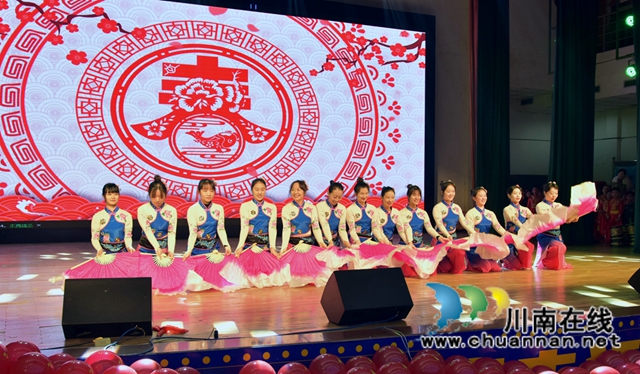 江阳区天骄森林幼儿园举办“国风童韵 贺新年”主题活动(图2)