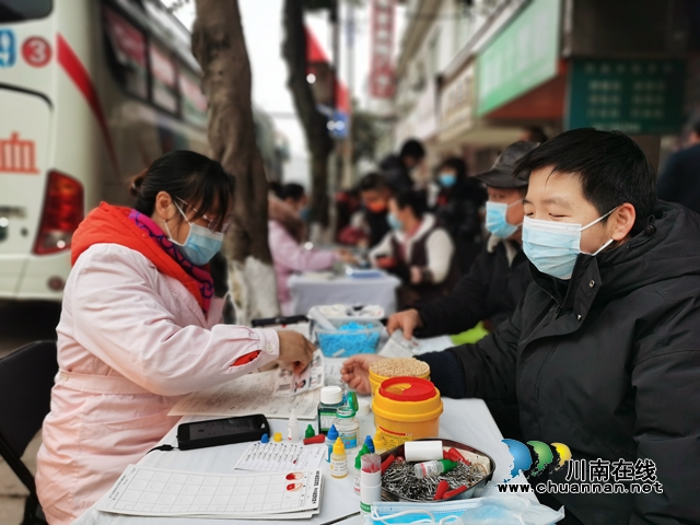 泸县立石镇：为爱伸手，无偿献血(图2)