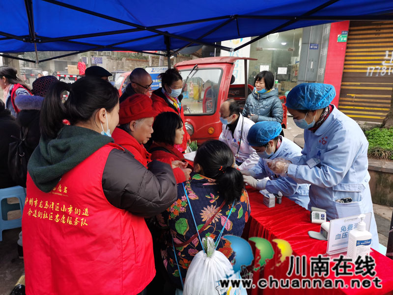 龙马潭区小市街道合道街社区妇联“护佑女性健康”公益活动进楼院(图2)