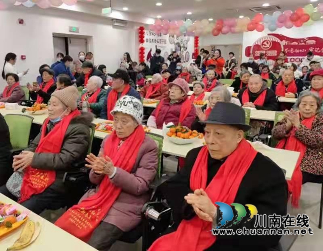 泸州:民歌联唱、笛子独奏……养老院里飞出幸福歌声!(图2) 泸州:民歌联唱、笛子独奏……养老院里飞出幸福歌声!(图2)