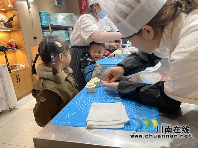 龙马潭区红星街道天立社区开展民心守护—亲子烘焙活动(图2)