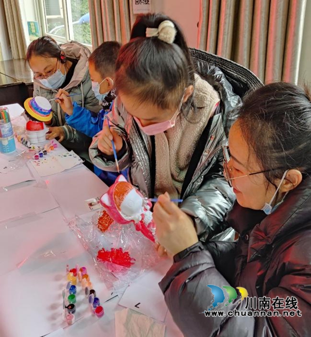 龙马潭区红星街道红星社区开展“大手牵小手·你我共成长”亲子主题活动(图1) 龙马潭区红星街道红星社区开展“大手牵小手·你我共成长”亲子主题活动(图1)