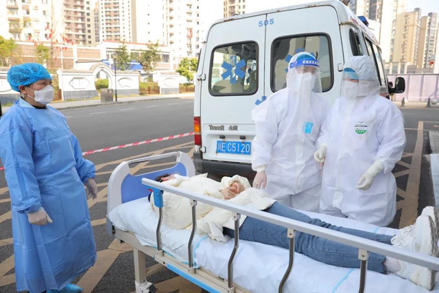 以“练”筑“防！合江县中医医院开展新型冠状病毒感染的肺炎应急演练(图2)