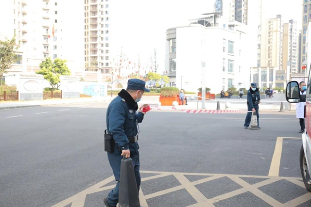 以“练”筑“防！合江县中医医院开展新型冠状病毒感染的肺炎应急演练(图4)