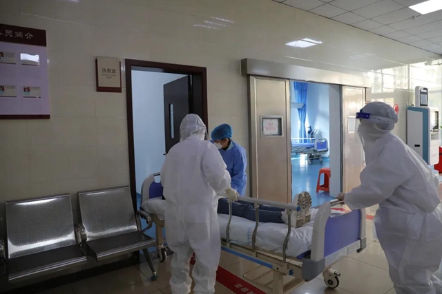 以“练”筑“防！合江县中医医院开展新型冠状病毒感染的肺炎应急演练(图3)