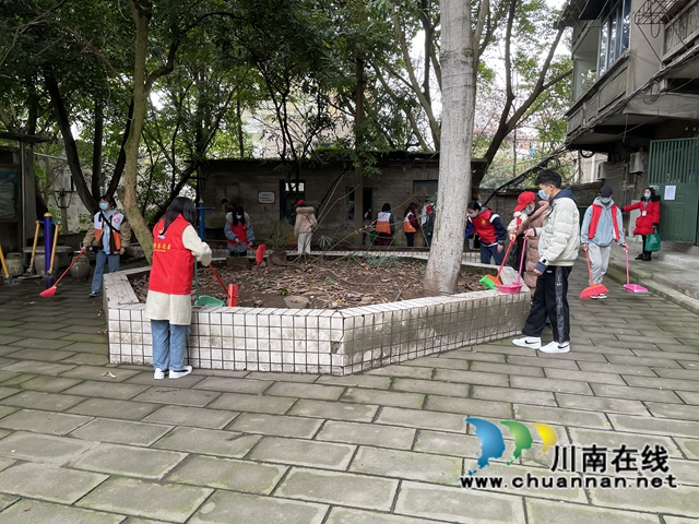 龙马潭区小市街道杜家街社区阳光苑团支部开展“青春志愿·爱在社区”志愿服务活动(图1)