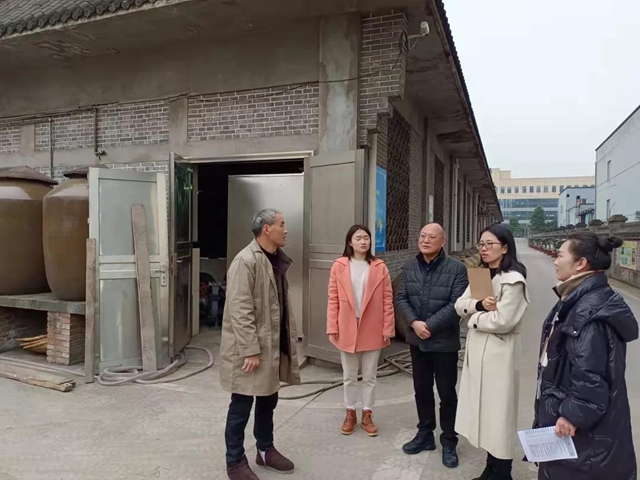 泸州市市场监管局开展春节前走访慰问暨安全大检查活动(图5) 泸州市市场监管局开展春节前走访慰问暨安全大检查活动(图5)
