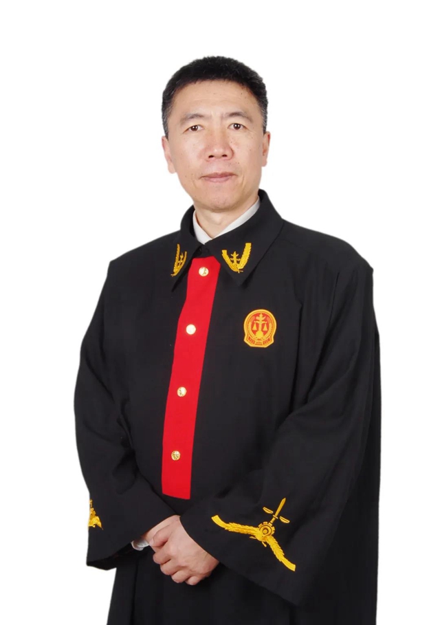 榜样的力量｜江阳法院法官方强：用27年芳华践行司法为民、公正司法(图2)