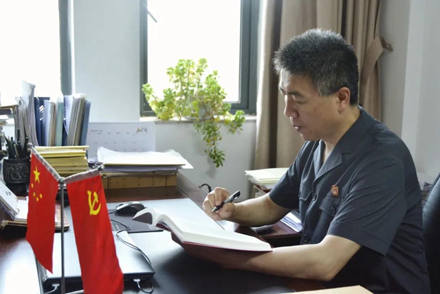 榜样的力量｜江阳法院法官方强：用27年芳华践行司法为民、公正司法(图3)