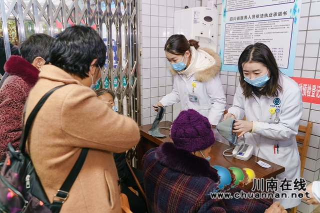 九三学社泸州市委：爱心义诊，助力乡村振兴(图2)