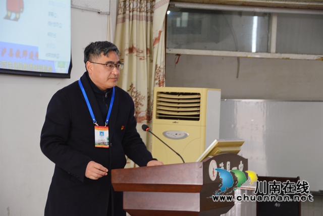 泸县学习贯彻党的十九届六中全会、省委十一届十次全会、市第九次党代会、县第十四次党代会精神宣讲报告会走进泸县一中(图4)