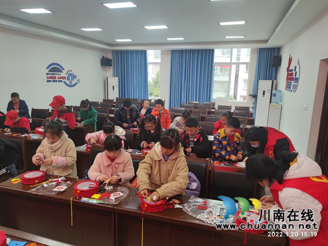 泸县云龙镇：关爱留守困境儿童，点亮缤纷多彩假期(图1)