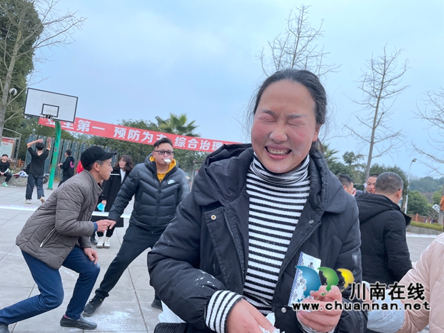 泸县百和镇机关开展迎新春趣味运动会活动(图6)