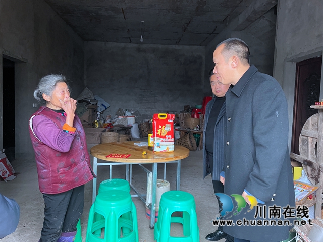 曾一洴到泸县百和镇开展春节节前慰问(图2)