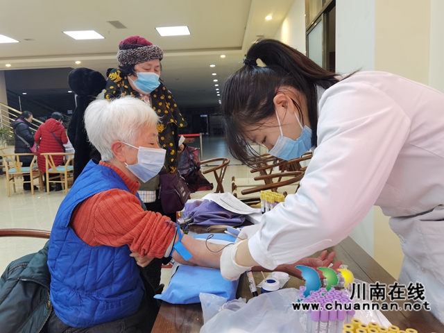 全民健康体检走进龙马潭区红星街道天立社区(图2)