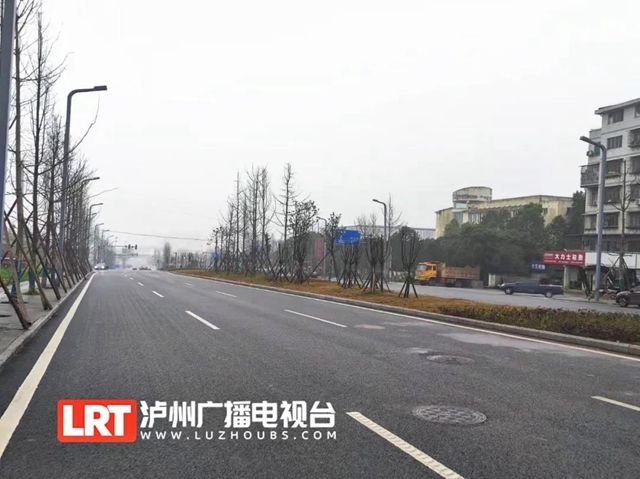 预留轨道交通，泸州这条路今天通车！(图1)