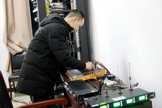 江阳法院技术干警刘昕：在平凡的工作岗位上发光发热(图2)