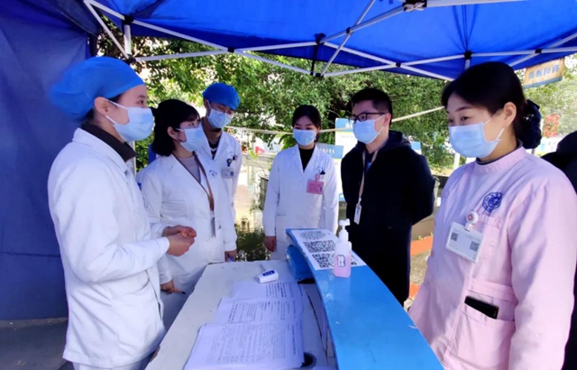 泸州福欣医院开展春节前疫情防控感控督查(图1)