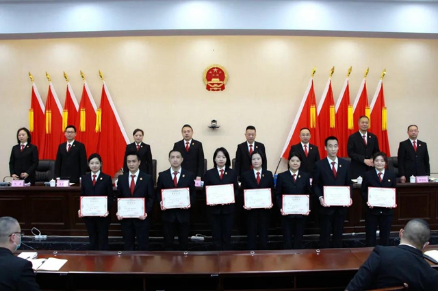 江阳法院召开2021年度总结表彰大会(图6) 江阳法院召开2021年度总结表彰大会(图6)