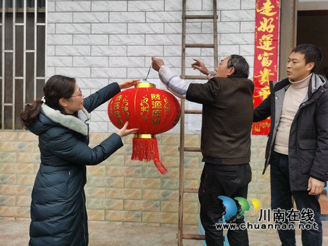 罗晓玲到泸县立石镇开展“走基层、吃年饭、送温暖”活动(图2) 罗晓玲到泸县立石镇开展“走基层、吃年饭、送温暖”活动(图2)