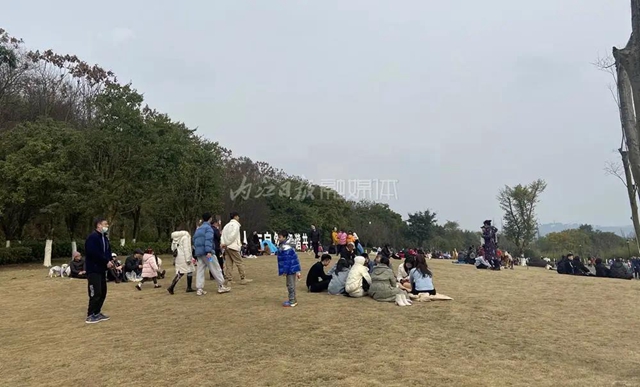 7天来了184万人次！春节，内江“又吃又耍”找了10个亿(图1)