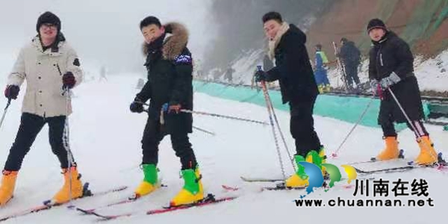 致公党江阳区基层委员会:以雪为媒,党员为冬奥加油喝彩!(图3) 致公党江阳区基层委员会:以雪为媒,党员为冬奥加油喝彩!(图3)