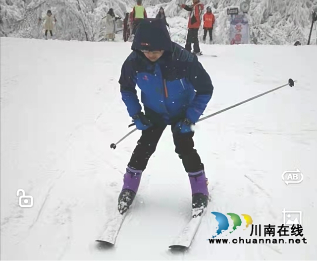 致公党江阳区基层委员会:以雪为媒,党员为冬奥加油喝彩!(图4) 致公党江阳区基层委员会:以雪为媒,党员为冬奥加油喝彩!(图4)