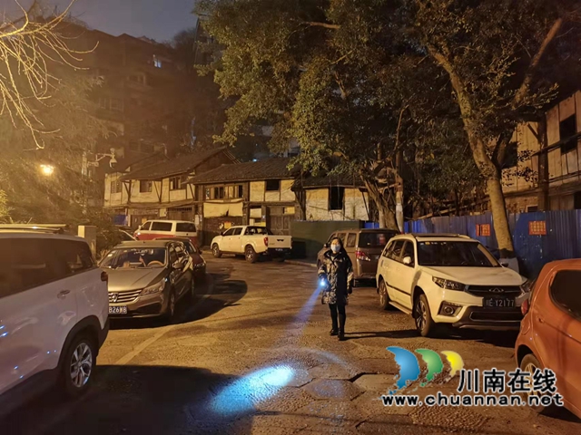 龙马潭区小市街道:夜巡“不打烊”,“打烊”污染源(图4) 龙马潭区小市街道:夜巡“不打烊”,“打烊”污染源(图4)