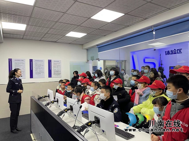 龙马潭区红星街道大驿坝社区：法治教育我先行，争做守法小公民(图6)