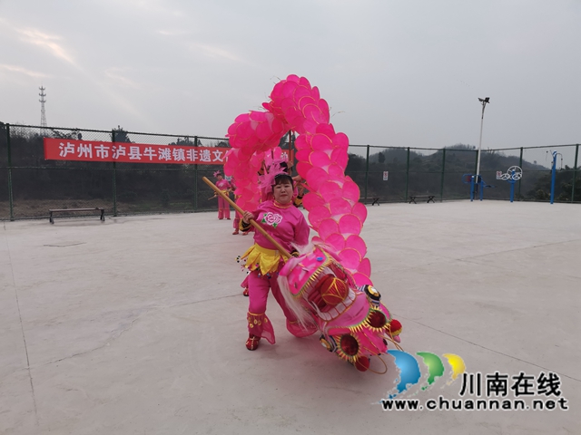 泸县牛滩镇：荷花龙舞闹元宵(图6)