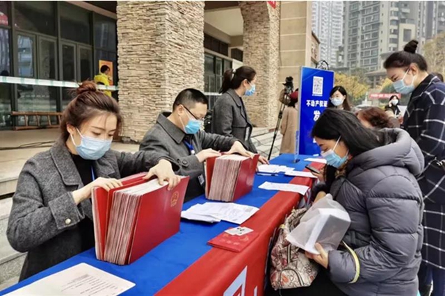 泸州：满意度99.68%！2021年“群众关心的十件实事”件件暖民心(图4)