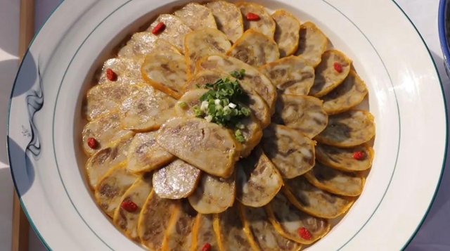 流口水！宜宾这场厨艺PK太香了！蛋圆子、椒麻鸡、烧腊、粉蒸肉……(图1)