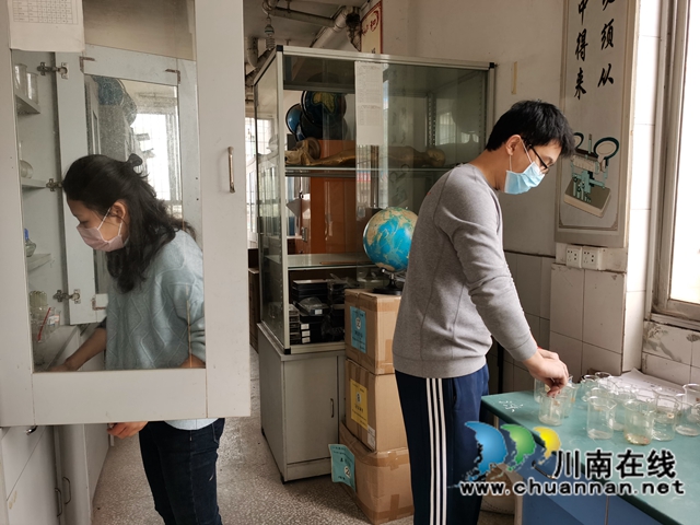 泸县百和镇百和中心小学校开展爱国卫生运动(图6) 泸县百和镇百和中心小学校开展爱国卫生运动(图6)