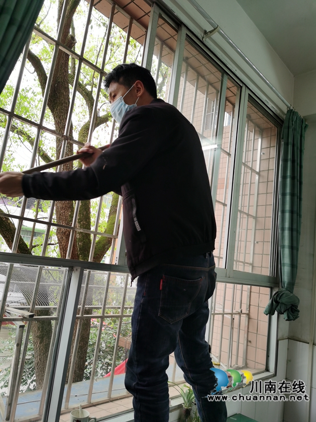 泸县百和镇百和中心小学校开展爱国卫生运动(图5) 泸县百和镇百和中心小学校开展爱国卫生运动(图5)