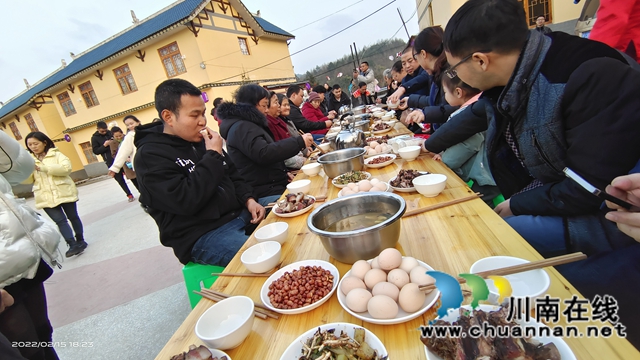 古蔺：长桌、篝火、糍粑、彝乡民俗闹元宵(图3)