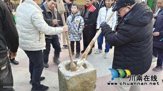 古蔺：长桌、篝火、糍粑、彝乡民俗闹元宵(图5)