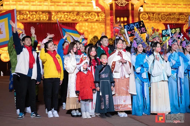 自贡:元宵节,“宇宙第一灯会”火爆全网!(图2) 自贡:元宵节,“宇宙第一灯会”火爆全网!(图2)