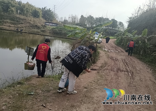 龙马潭区鱼塘街道民主社区开展“爱在春天、清洁家园”志愿服务活动(图2)