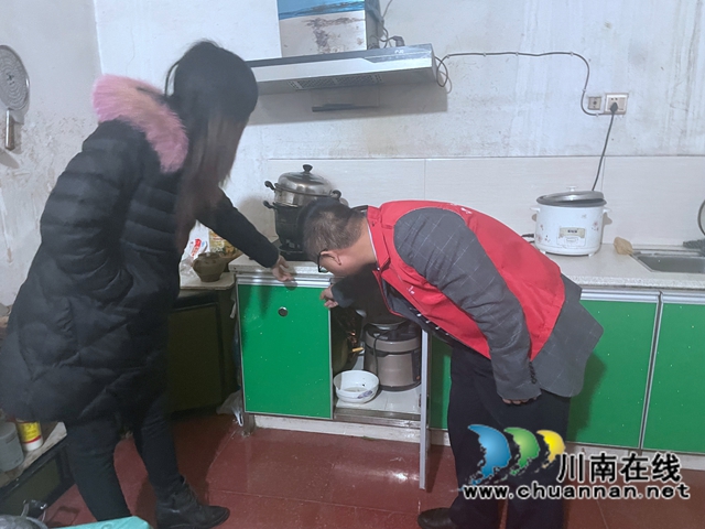 泸县云龙镇：全面开展入户排查，筑牢燃气安全屏障(图2)