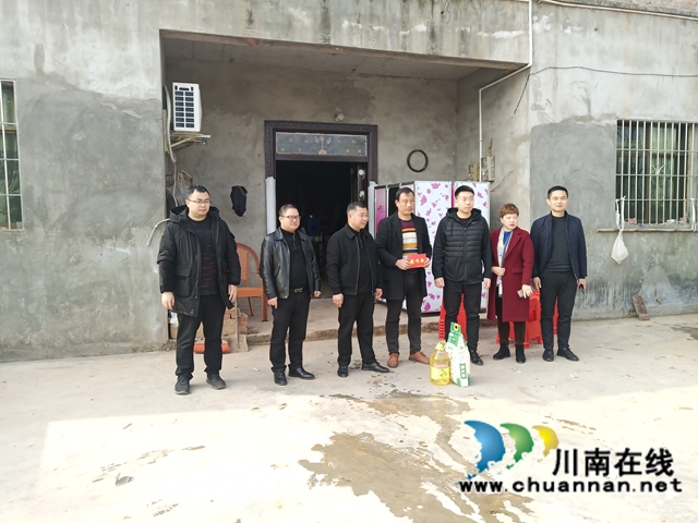 泸县建筑业协会开展“春节慰问退役军人送温暖”活动(图3) 泸县建筑业协会开展“春节慰问退役军人送温暖”活动(图3)