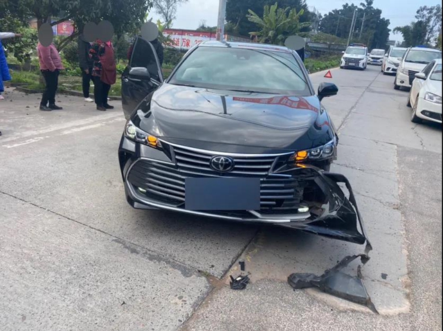 泸县:两名“路怒症”三次交手,谁输谁赢?(图5) 泸县:两名“路怒症”三次交手,谁输谁赢?(图5)