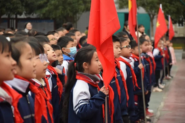 虎虎生威，一起向未来！泸州十八中学校举行2022年春期开学典礼(图6)