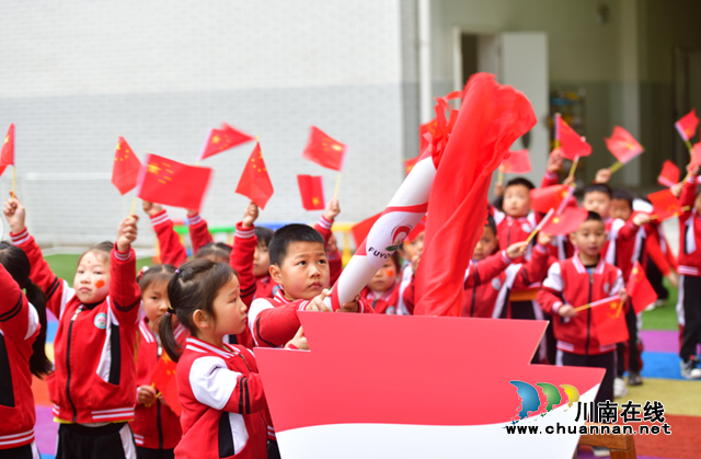 泸县地震灾区福集镇1000余名学子全部返回原校开学啦!(图3) 泸县地震灾区福集镇1000余名学子全部返回原校开学啦!(图3)
