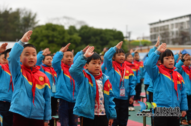 泸县地震灾区福集镇1000余名学子全部返回原校开学啦!(图5) 泸县地震灾区福集镇1000余名学子全部返回原校开学啦!(图5)