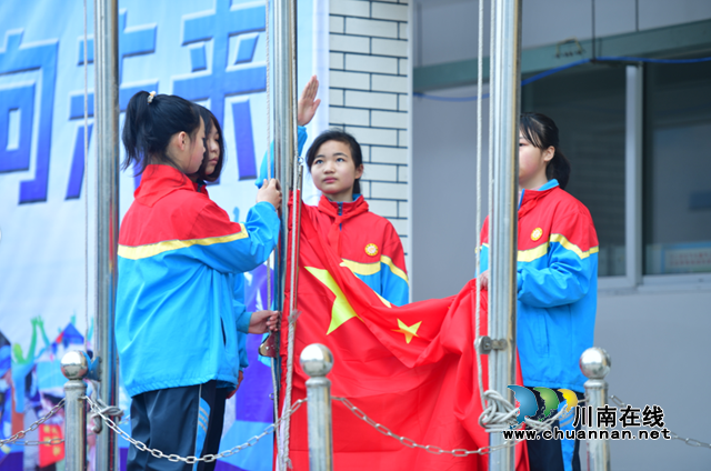 泸县地震灾区福集镇1000余名学子全部返回原校开学啦!(图11) 泸县地震灾区福集镇1000余名学子全部返回原校开学啦!(图11)