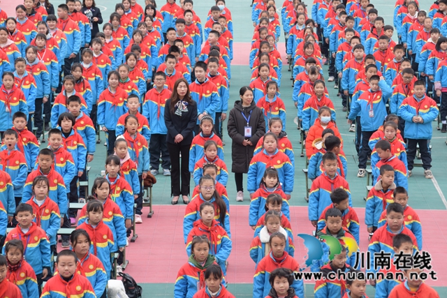 “福”娃在成长，一起向未来！泸县福集镇龙脑桥中心小学校举行2022春期开学第一课(图2)
